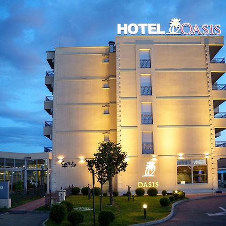 Hotel Oasis 포드고리차 외부 사진