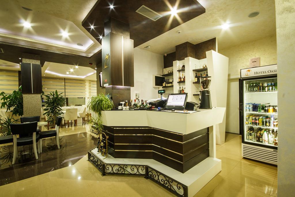 Hotel Oasis 포드고리차 외부 사진