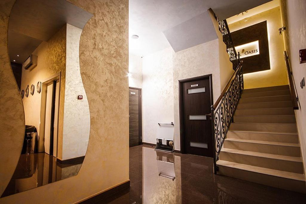 Hotel Oasis 포드고리차 외부 사진