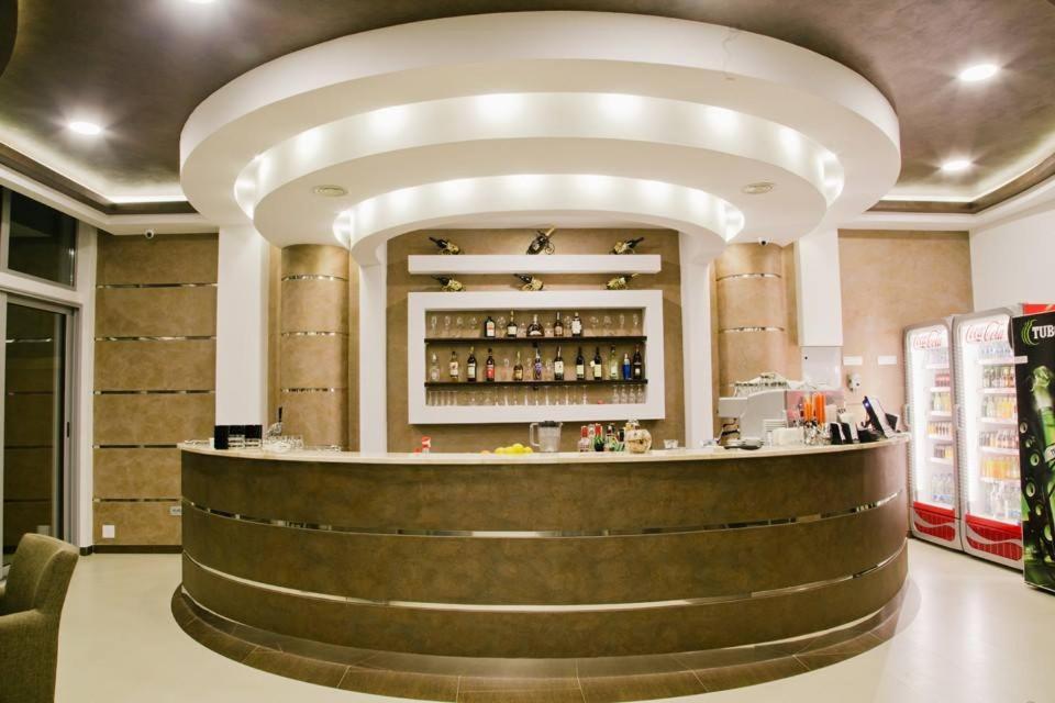 Hotel Oasis 포드고리차 외부 사진