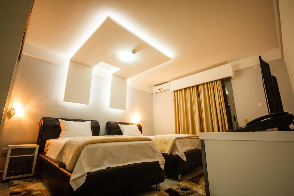 Hotel Oasis 포드고리차 객실 사진