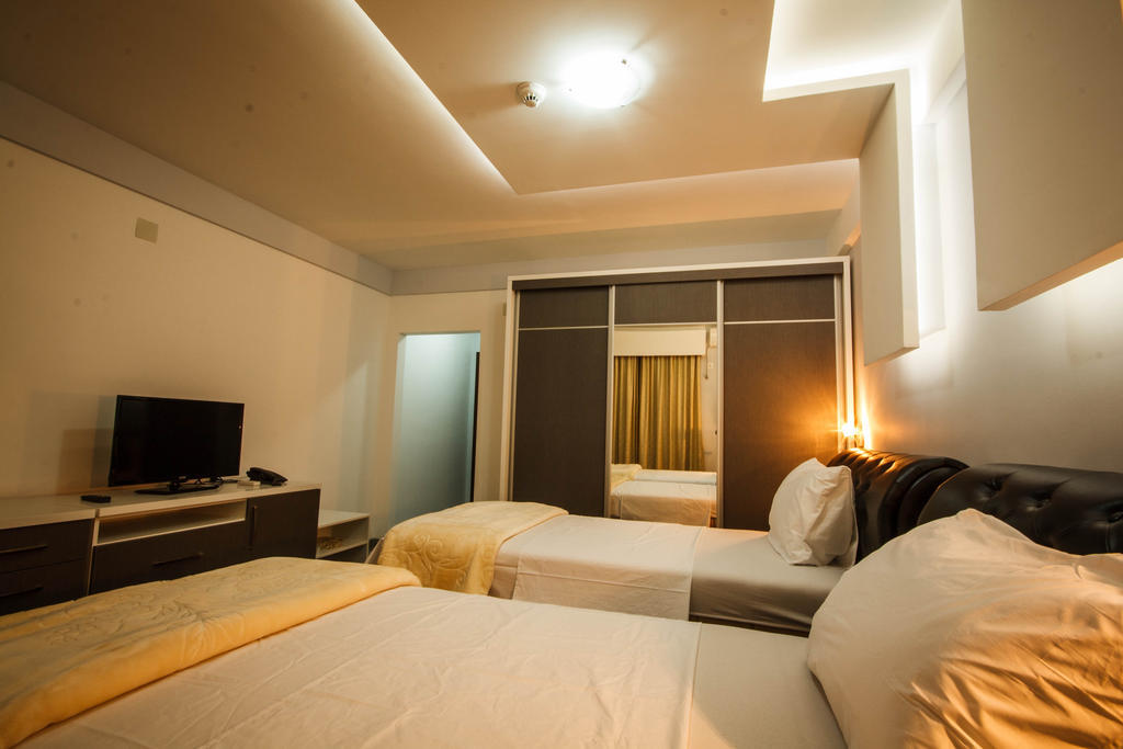 Hotel Oasis 포드고리차 객실 사진
