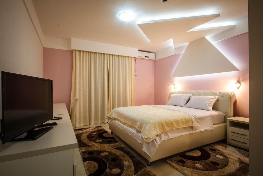 Hotel Oasis 포드고리차 객실 사진