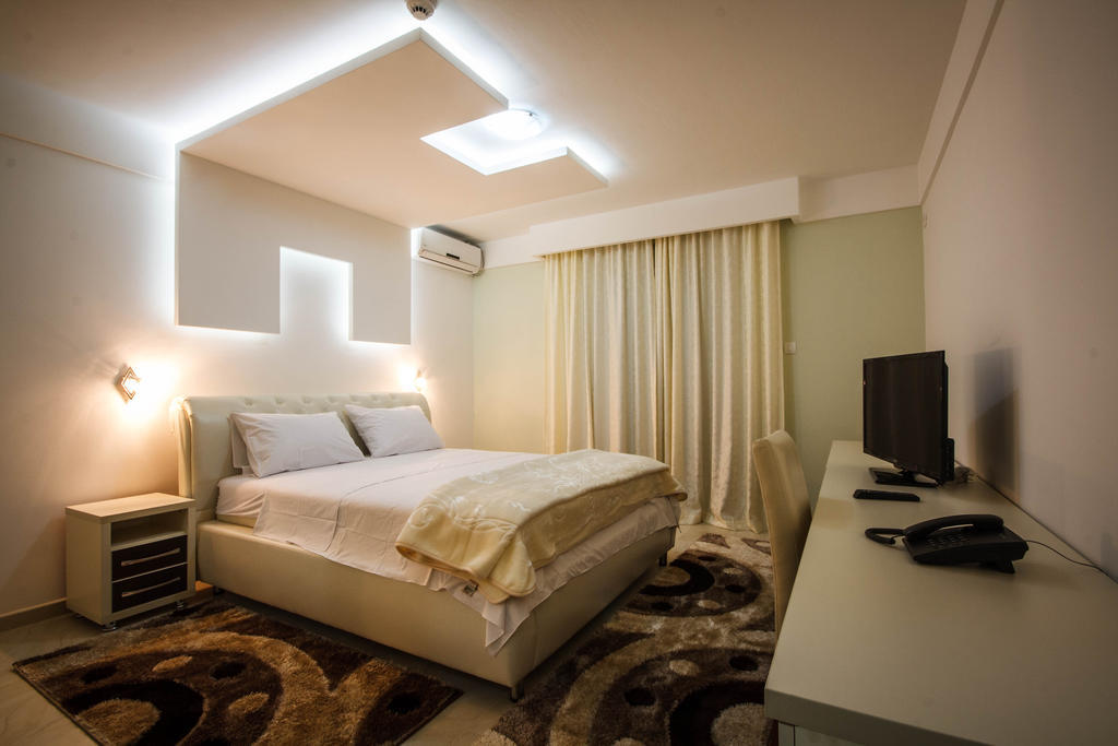 Hotel Oasis 포드고리차 객실 사진