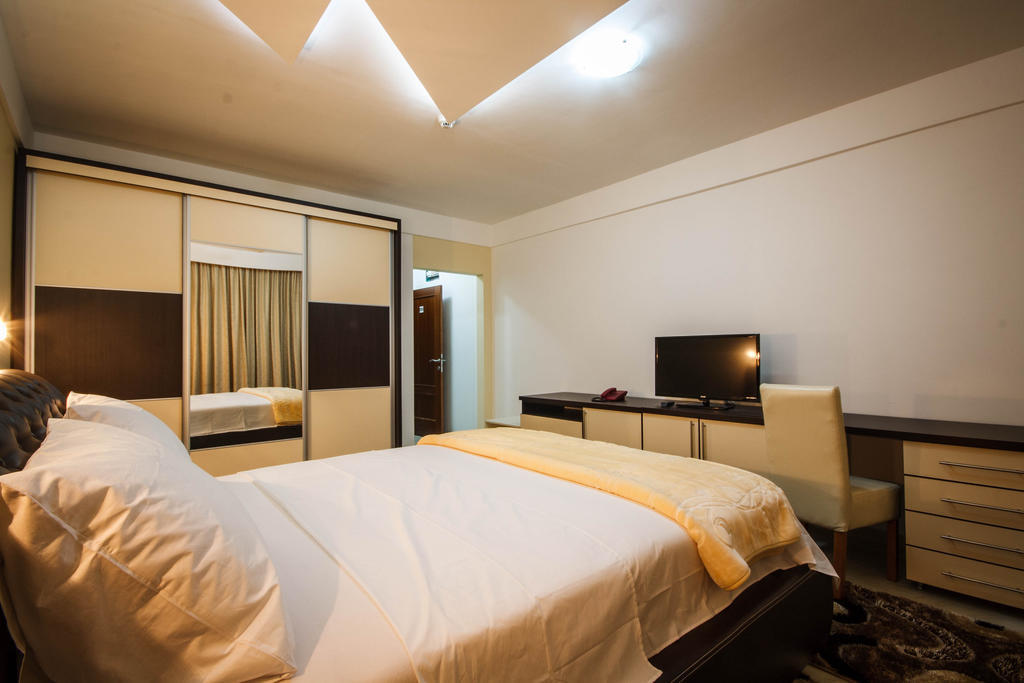 Hotel Oasis 포드고리차 객실 사진