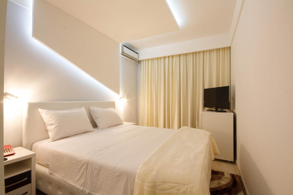 Hotel Oasis 포드고리차 외부 사진